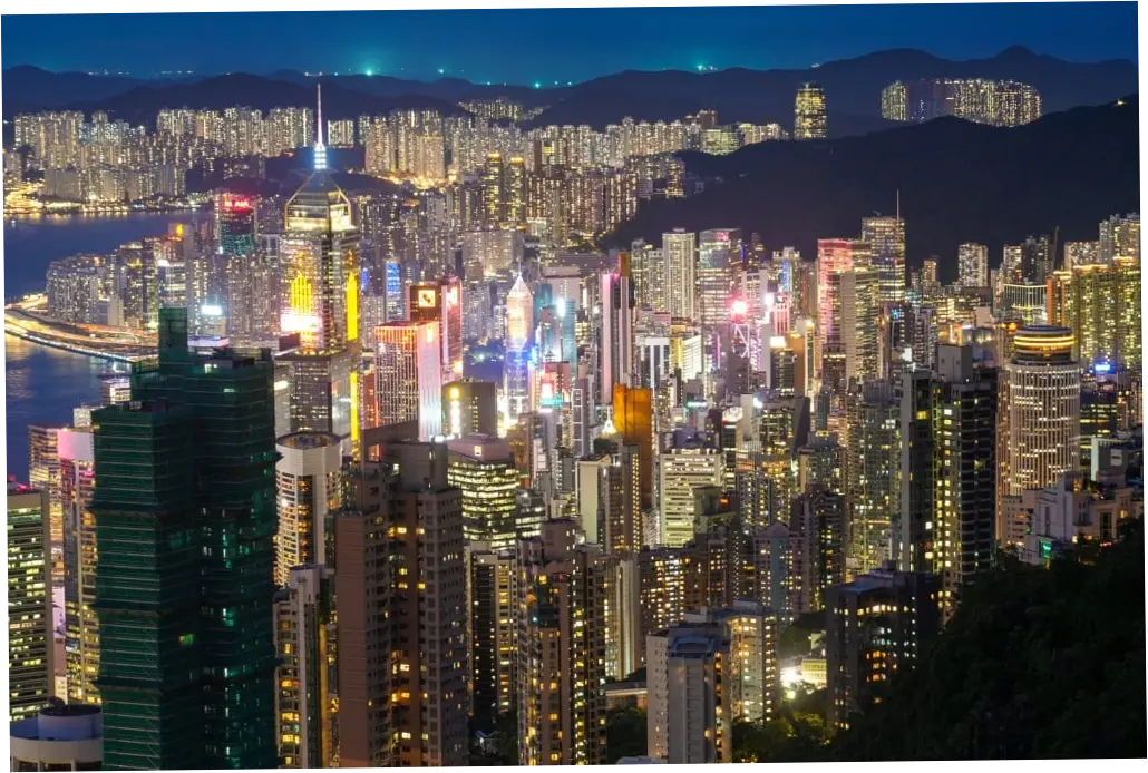 Hong Kong Menghadapi Perubahan: Tarif Pos Naik, Polisi Berwenang, dan Trafik Meningkat