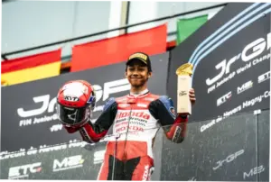 Kiandra Ramadhipa: Pembalap Muda Indonesia yang Mengharumkan Nama Bangsa di Kancah Balap Moto3 Junior