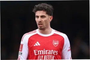 Arsenal Siap Melepas Gabriel Jesus untuk Membiayai Transfer Julian Alvarez