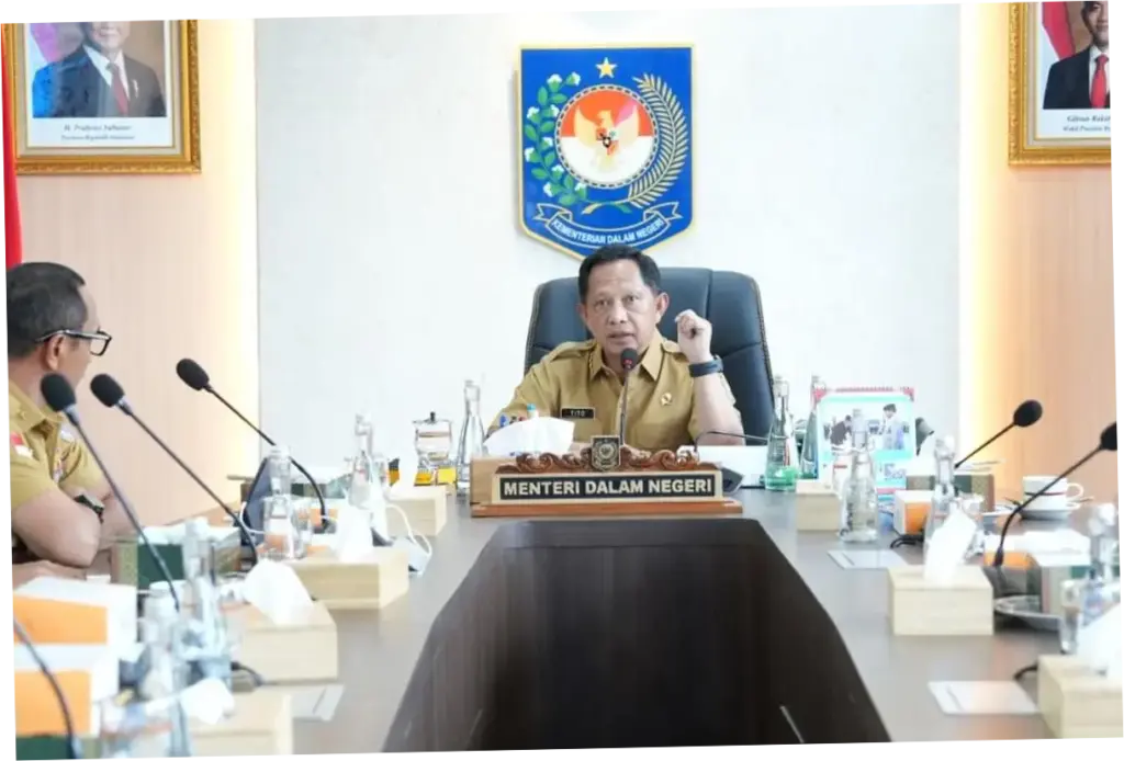 Dukung Transisi Energi, Mendagri Minta Pajak Kendaraan Listrik Dihapus