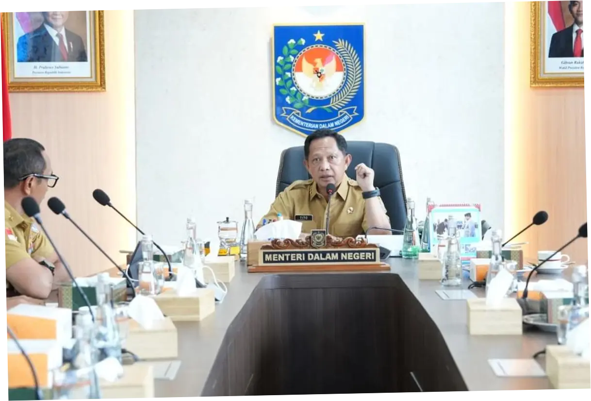 Dukung Transisi Energi, Mendagri Minta Pajak Kendaraan Listrik Dihapus