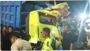KA Dhoho di Blitar Hantam Truk Usai Mogok di Perlintasan