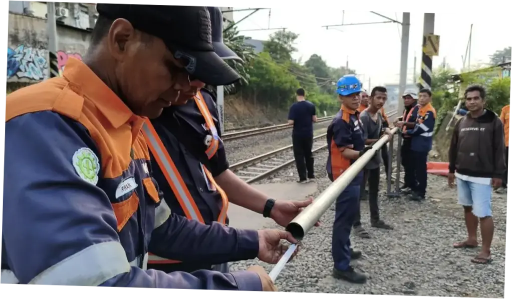 KAI Pasang Palang Besi di Perlintasan Sebidang Dekat Lokasi Kecelakaan KA