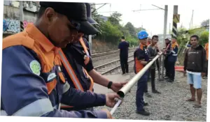 KAI Pasang Palang Besi di Perlintasan Sebidang Dekat Lokasi Kecelakaan KA