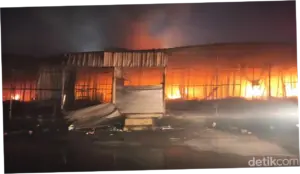 Kebakaran Hebat di Pasar Kanjengan Semarang, 480 Kios Hangus