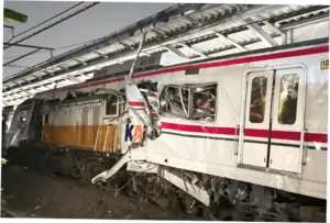 Kecelakaan KA Argo Bromo dan KRL: AHY Kunjungi Korban di Bekasi