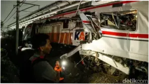 Update Korban Tabrakan Kereta di Bekasi: 5 Orang Tewas, 3 Masih Terjepit