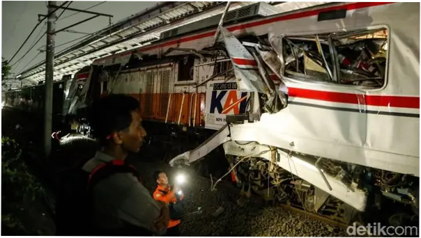 Update Korban Tabrakan Kereta di Bekasi: 5 Orang Tewas, 3 Masih Terjepit