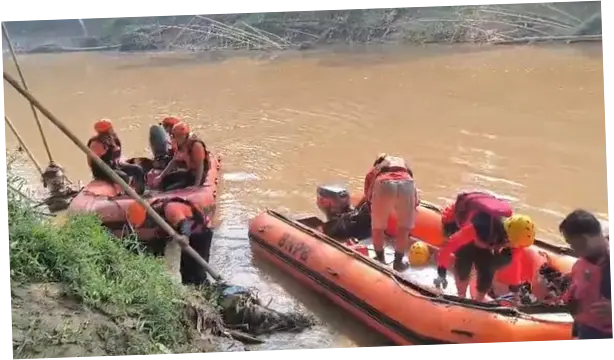 Balita di Lebak Hilang Terseret Arus Sungai Cisimeut, Tim SAR Turun Tangan