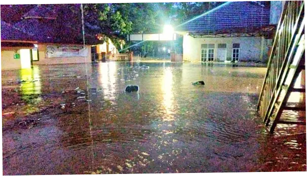 Diguyur Hujan Deras, Pasar dan Puskesmas di Palabuhanratu Terendam Banjir