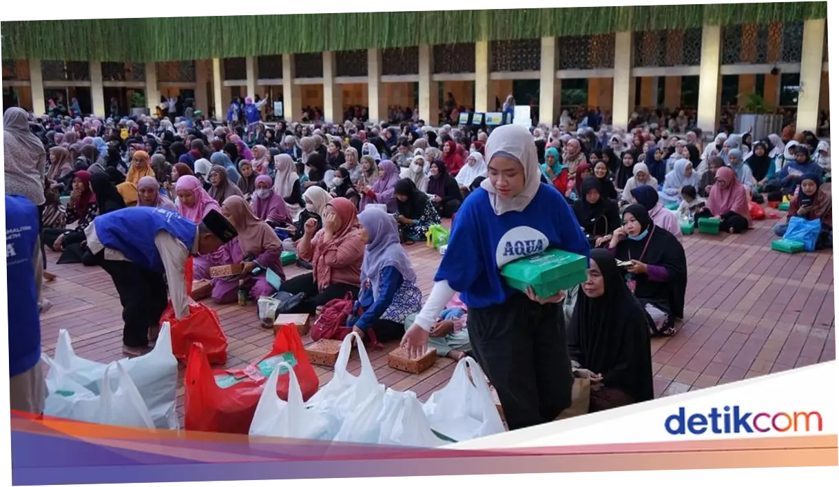 Dukung Kemaslahatan Umat, AQUA Raih Penghargaan dari Masjid Istiqlal