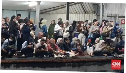 Gangguan KRL di Stasiun Kebayoran: Cerita Penumpang yang Berjam-jam Menunggu