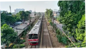 Gangguan Lokomotif di Stasiun Senen, Perjalanan KRL Cikarang Line Terganggu
