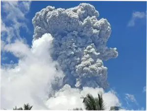 Gunung Ibu di Malut Erupsi Lagi, Jarak Aman Diperluas 3,5 Km