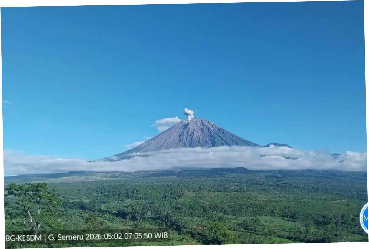Gunung Semeru Erupsi 2 Kali Malam Ini, Tinggi Letusan Capai 1.000 Meter