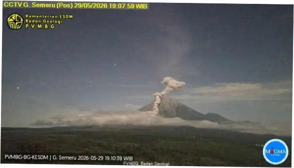Gunung Semeru Erupsi Lagi Malam Ini, Tinggi Awan Panas Capai 2 Km
