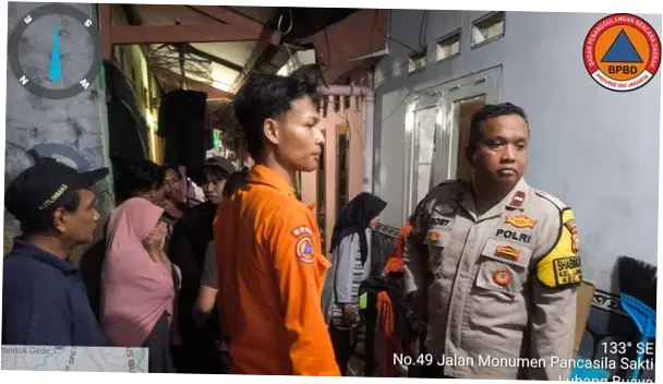 Kakak-Adik di Lubang Buaya Tewas Terhanyut Usai Main di Selokan Saat Hujan