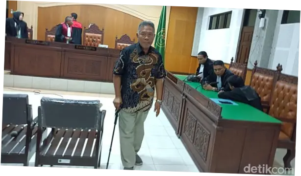 Kasus Korupsi Rp 39 M, Vonis Eks Bupati Lombok Barat Disunat Jadi 5 Tahun Bui