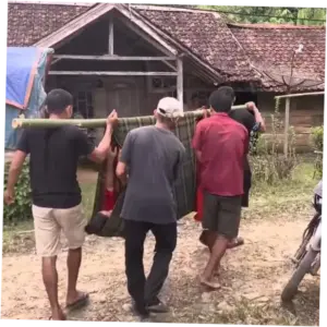 Kata Pemkab Pandeglang soal Ibu Ditandu Usai Melahirkan Akibat Jalan Rusak
