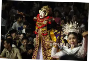 Kirab Budaya Milangkala Tatar Sunda Pamerkan Mahkota Binokasih