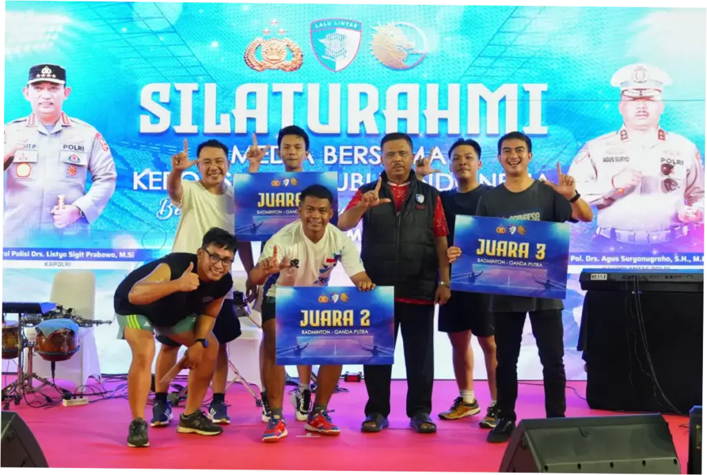 Korlantas Polri dan Media Perkuat Silaturahmi Lewat Bulutangkis