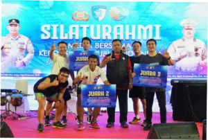 Korlantas Polri dan Media Perkuat Silaturahmi Lewat Bulutangkis