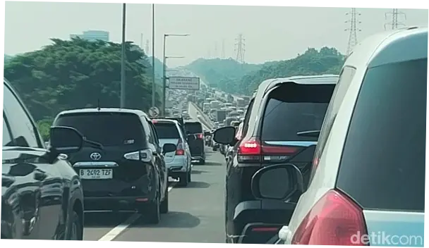 Libur Kenaikan Yesus Kristus: 38.646 Kendaraan Tinggalkan Jakarta Via MBZ