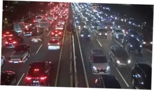Malam Long Weekend, Lalin Sejumlah Jalan di Jakarta Padat