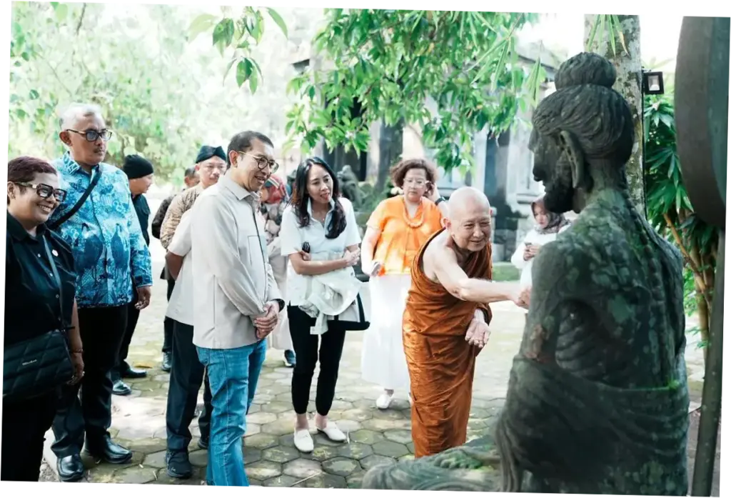 Menteri Kebudayaan Perkuat Komitmen Pelestarian Borobudur sebagai Living Heritage