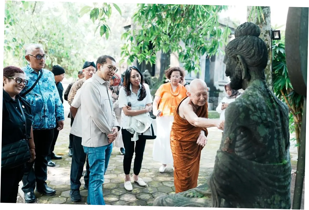 Menteri Kebudayaan Perkuat Komitmen Pelestarian Borobudur sebagai Living Heritage