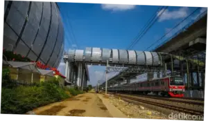 Mereka Tak Sabar Bisa Naik KRL dari JIS