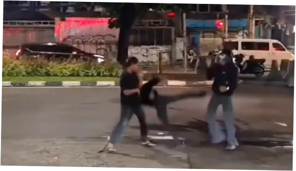 Niat Lerai Keributan Malah Bikin ABG Dikeroyok Bang Jago