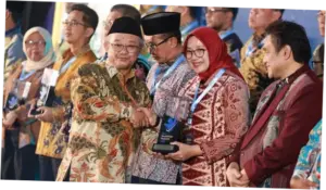 Pemkab Banyuwangi Terima 2 Penghargaan Pendidikan dari Kemendikdasmen