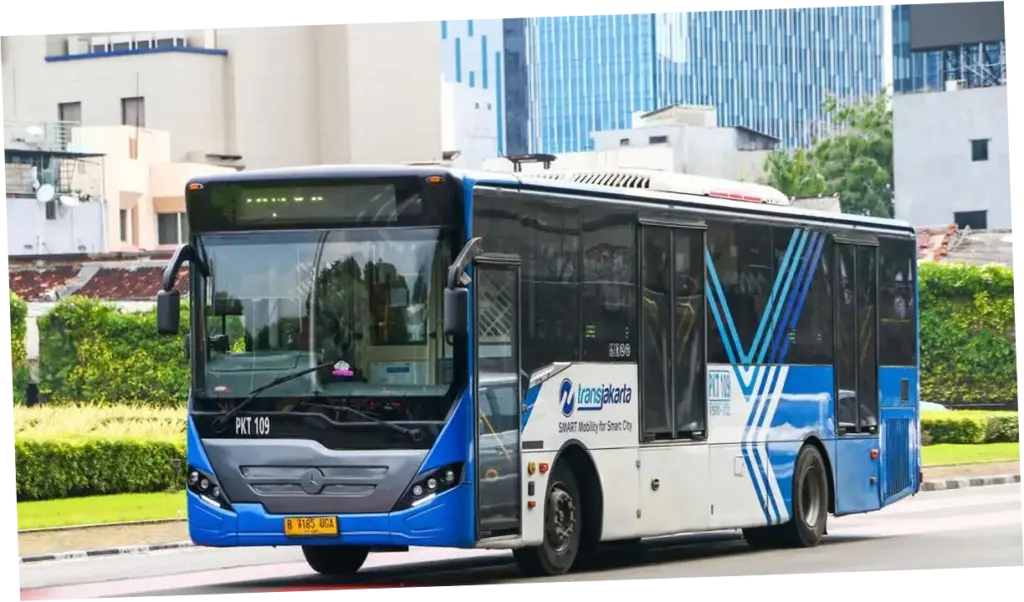 Pemotor Ngeyel Mau Terobos Jalur Busway di Jakbar, Ini Kata Transjakarta