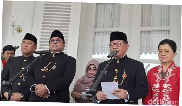 Pemprov DKI Salurkan Bantuan Rp 2,2 M ke 110 Sekolah Terdampak Bencana Sumatera