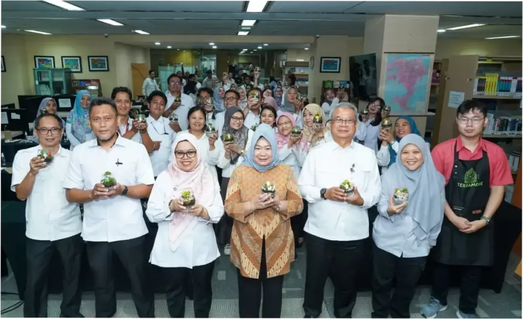 Perpustakaan MPR RI Dorong Kreativitas Pegawai Lewat Seni Terrarium