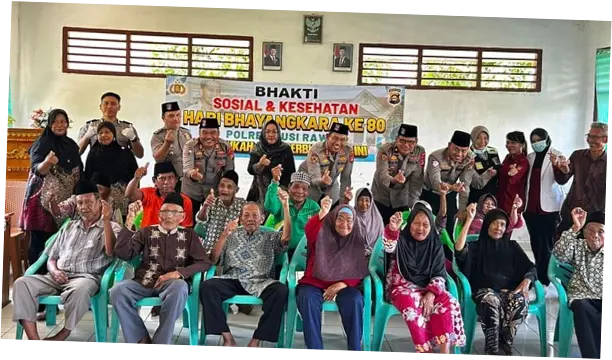 Polda Sumsel Gelar Cek Kesehatan dan Salurkan Bantuan di Panti Jompo Musi Rawas