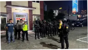 Polisi Amankan 4 Remaja Lagi Minum Miras di Pinggir Jalan Tangsel
