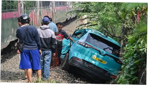 Polisi Periksa Pihak Taksi Green SM Terkait Tabrakan Kereta di Bekasi Besok