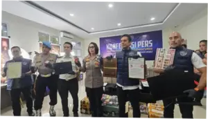 Polisi Tangkap 24 WNA Terkait Judi Online Live Facebook di Batam