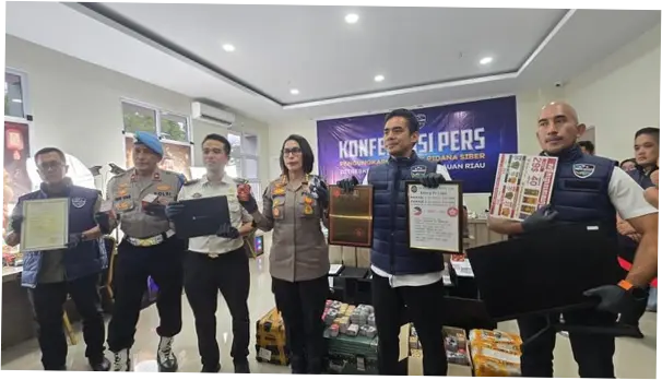 Polisi Tangkap 24 WNA Terkait Judi Online Live Facebook di Batam
