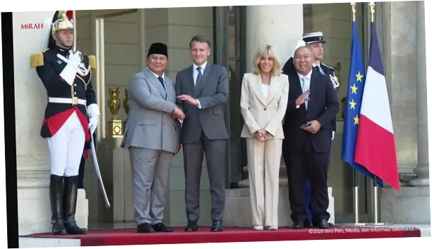 Prabowo Tiba di Istana Élysée, Disambut Langsung Macron dan Brigitte