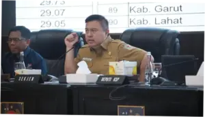 Sekjen Kemendagri Minta Pemda Atasi Kenaikan Harga Komoditas Cabai Merah