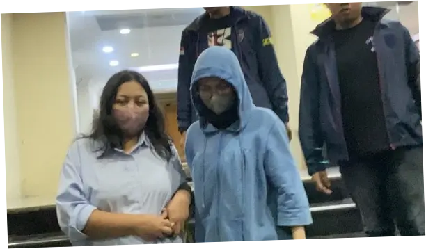 Tangis Sesal Muse Model Penyebar Hoax 'Dibegal'