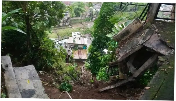 Tebing 30 Meter Longsor di Sukasari Bogor, 5 Rumah Rusak dan 1 Orang Luka