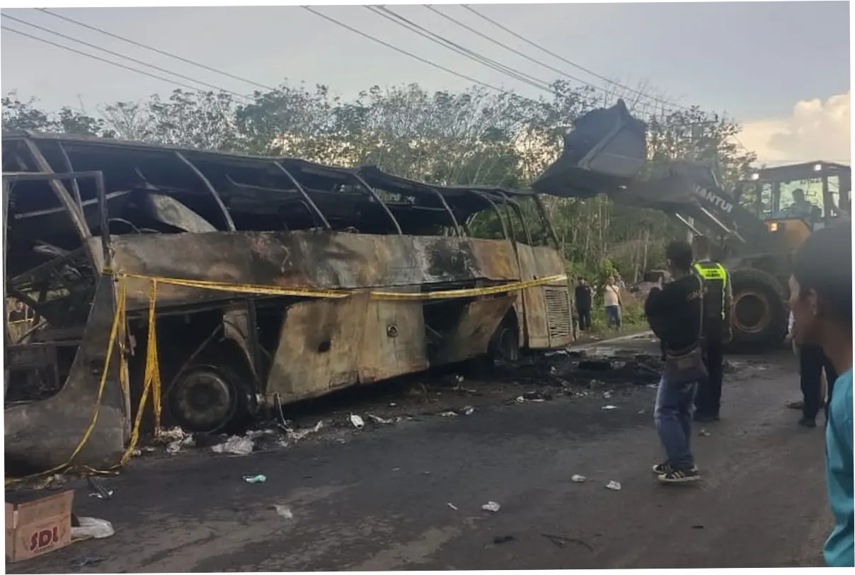 Tragedi Kecelakaan Bus ALS di Sumatera Selatan: 16 Orang Tewas dan Dua Motor Milik Penumpang Terbakar