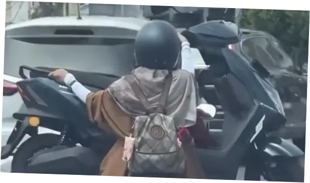 Viral Aksi Wanita di Makassar Angkut Motor Pakai Motor hingga Dicari Polisi
