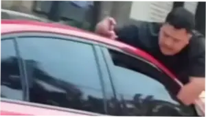 Viral Pria Nemplok di Mobil Diduga Masalah Keluarga, Polisi Siap Mediasi