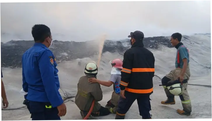 BPBD Tangerang Minta Helikopter BNPB Padamkan Kebakaran TPA Jatiwaringin