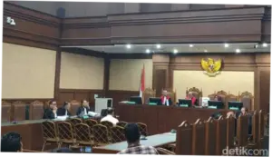Buka-bukaan Pejabat Bea Cukai: Pakai Duit Kasus Suap, tapi Takut Ditangkap